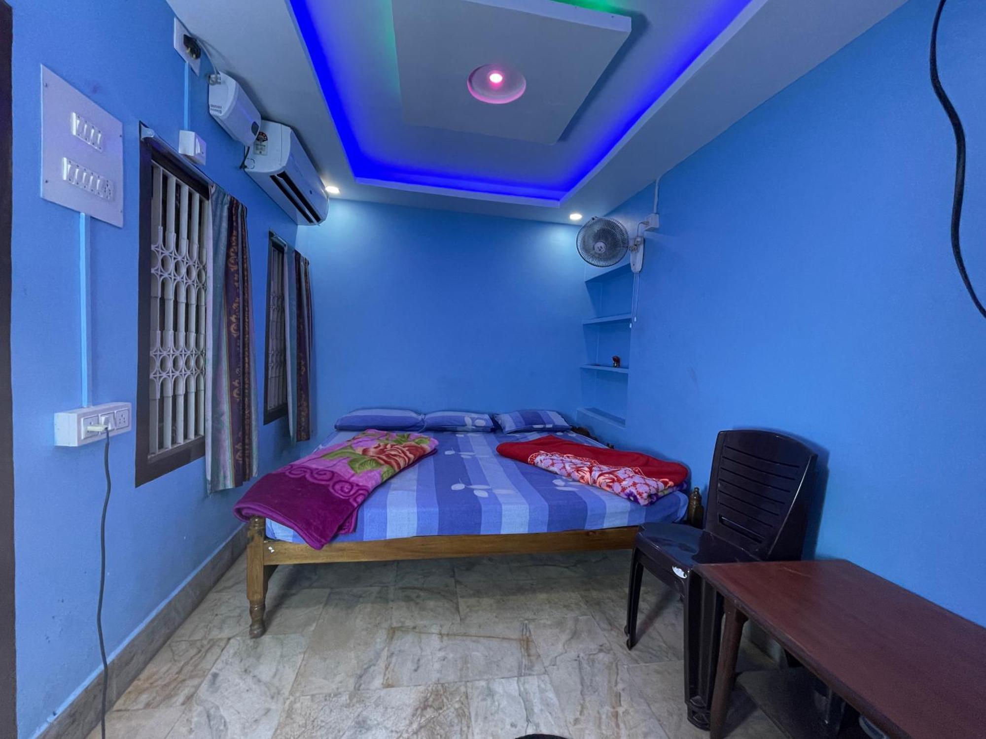 Hotel Radha Krishna Puri Exterior foto