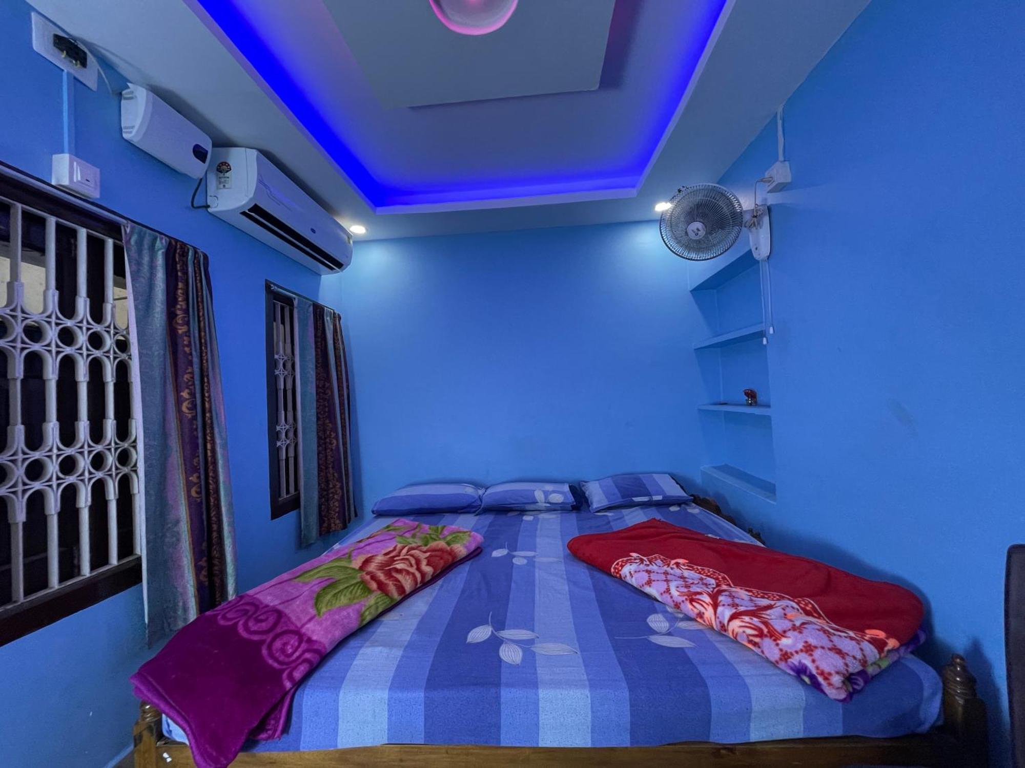 Hotel Radha Krishna Puri Exterior foto